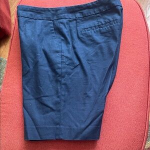 Banana Republic Bermuda shorts. Navy. Size 6